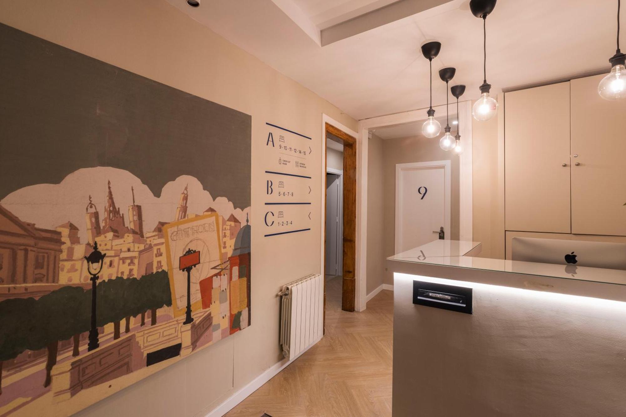 Hostal Sol Y K Barcelona Zewnętrze zdjęcie
